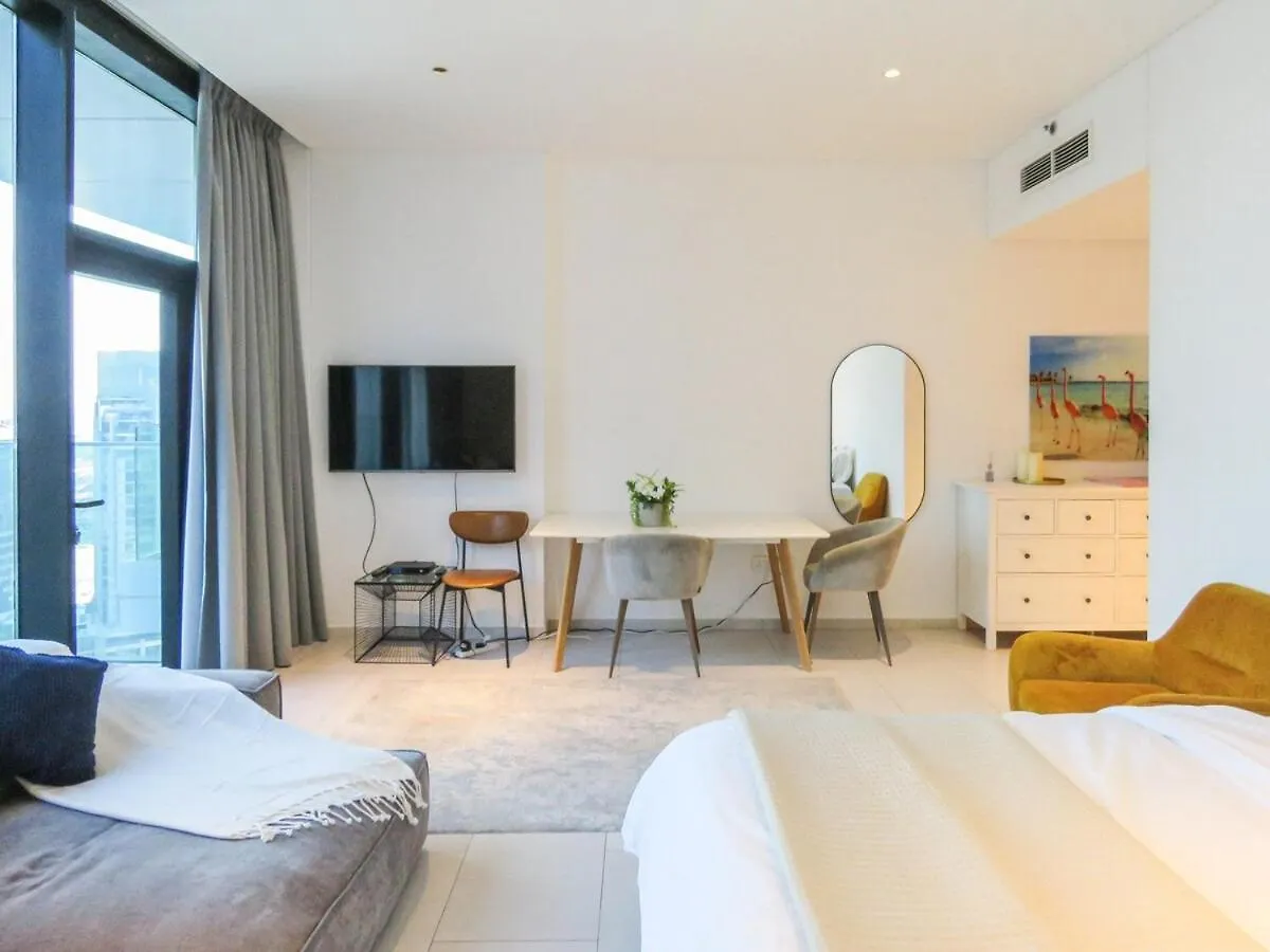 Luxury Living , Beautiful Layout Dubai